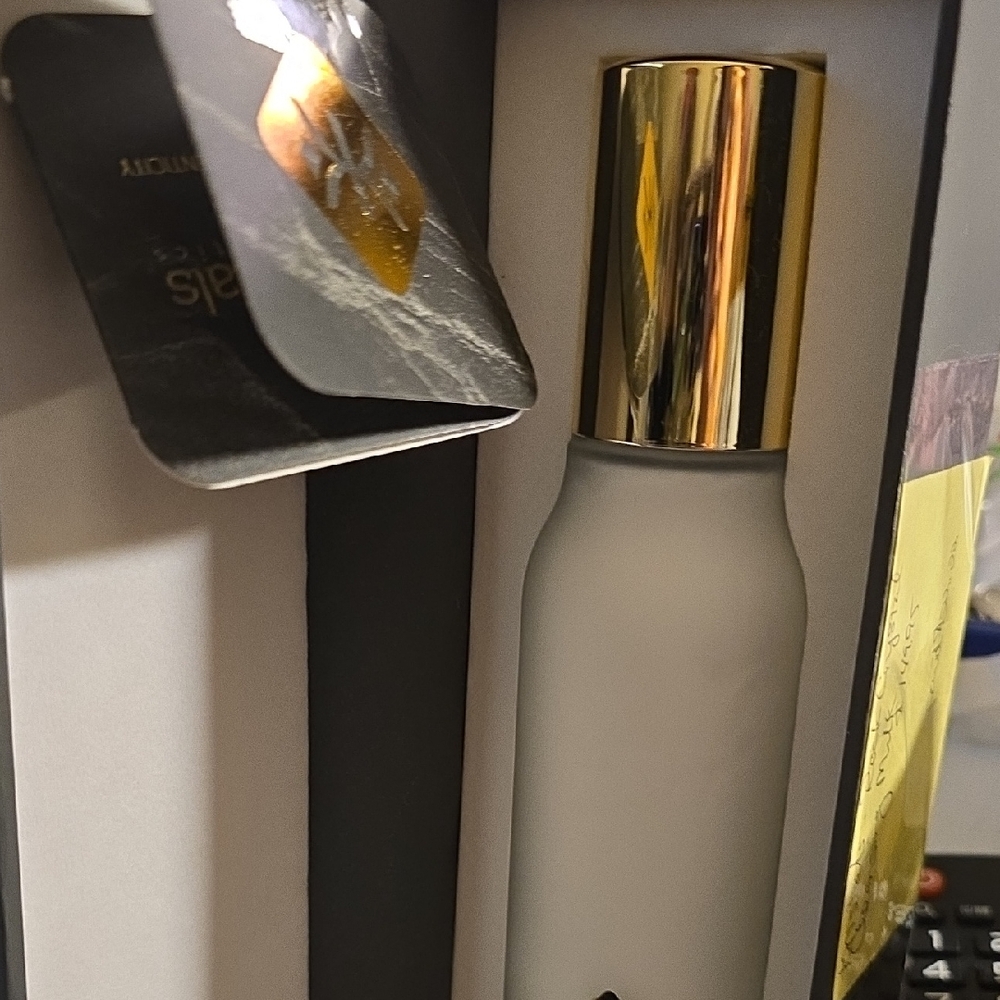 Kristals Luxurious Gold & White Skincare Cleanser by [Brand]